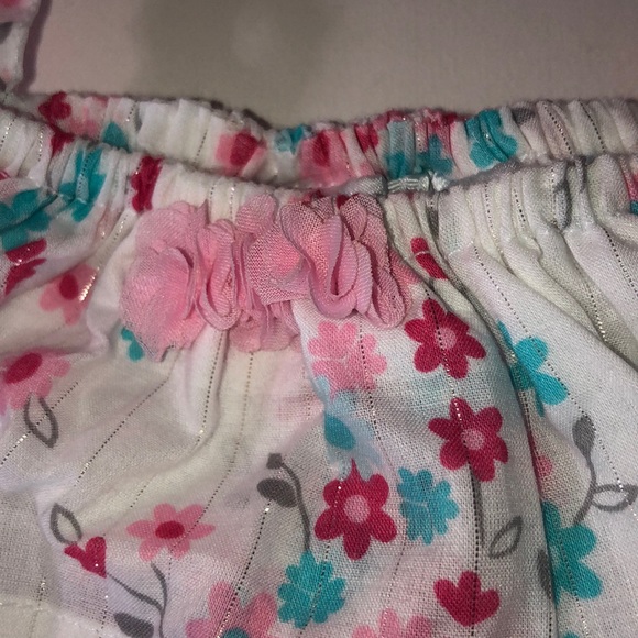 Pretty one piece with ruffles - Picture 2 of 3